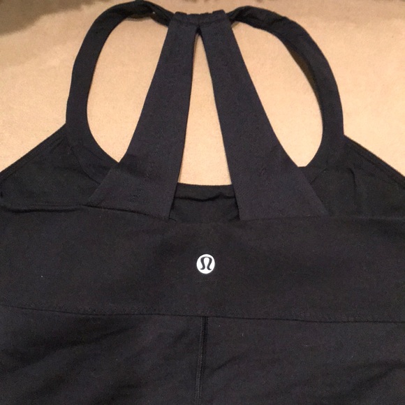 Lululemon tank size 4 - Picture 3 of 4